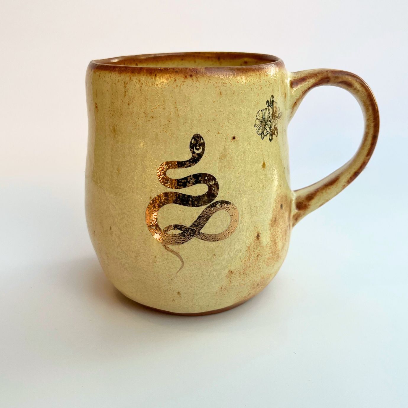 MUG, gold snake (no. 8)